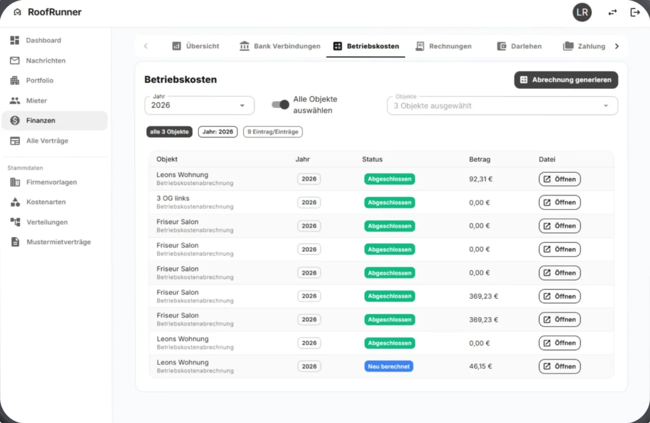 Betriebskosten-Tab in RoofRunner: erzeugte Abrechnungen je Objekt und Jahr mit Status, Betrag und Datei